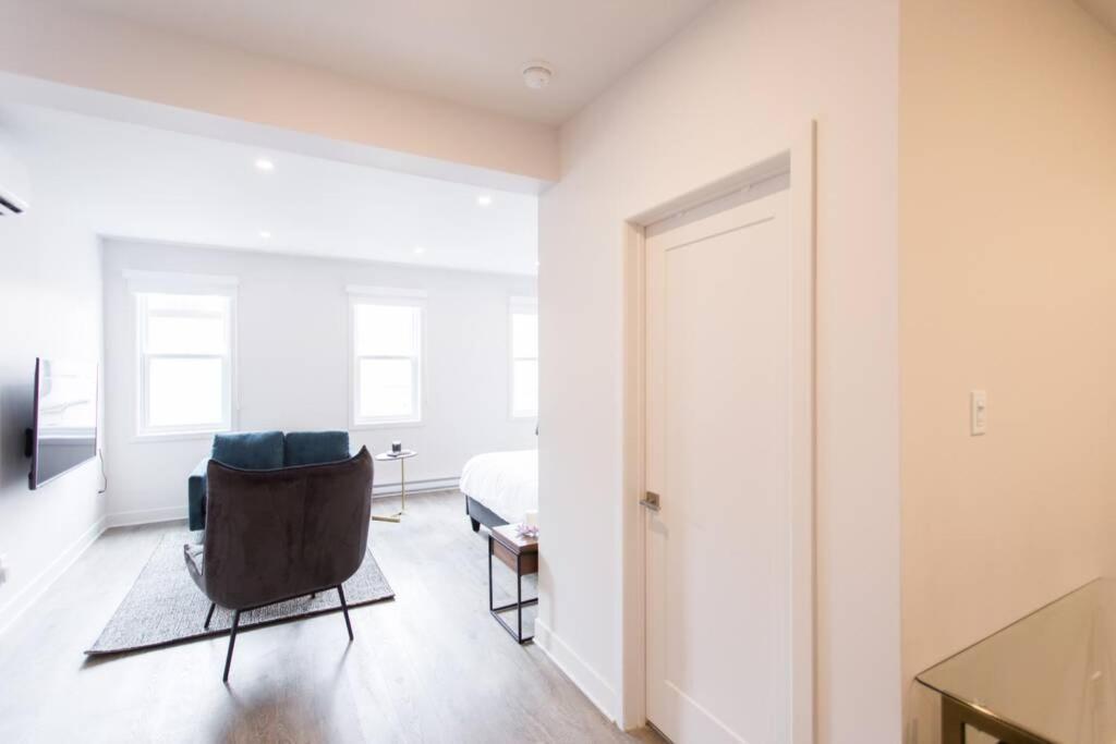 Live Like A Local In This Superb Loft By Den Stays 몬트리올 외부 사진